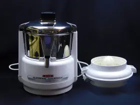 11je25 Acme Supreme Juicerator Waring Heavy Duty Model Tested