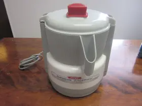 5-173771 Acme Supreme Juicerator Model 5001 Juicer - Works Great
