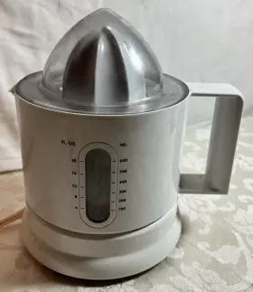 Bc-1477 Betty Crocker Electric Juicer Model #bc-1477