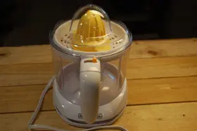 Cj625 Black Decker 012303277911 32oz Citrus Juicer White Used #2