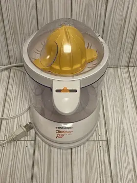 Cj525 Black Decker 050875509375 And Citrusmate Plus Citrus Juicer Has Crack See Photos