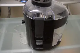Je2200 Black Decker 400-watt Fruit And Vegetable Juicer Extractor