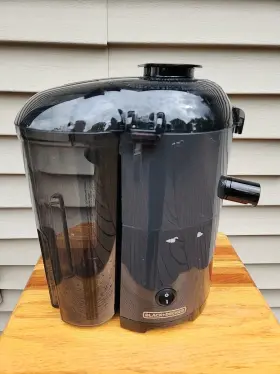 Je2500 Black Decker Juicer