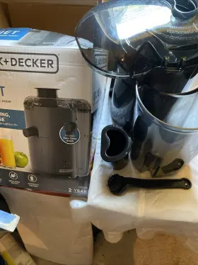 Je2500b Black Decker Quiet Fruit And Vegetable Juicer Non-drip Spout #2