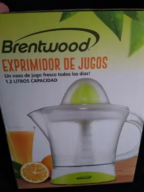 Brentwood Appliances 181225000010 J-17 1.2 Liter Citrus Squeezer/juicer In White - 1.27 Quart Capacity #3