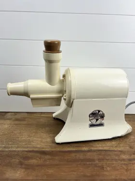 W-2025265 Champion Juicer The Heavy Duty Masticating Vintage - Tested Working