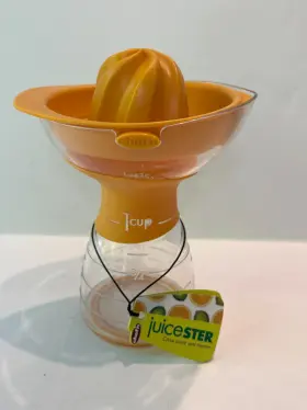 Chefn 838485004752 New With Tags Chefftn Juicester Citrus Juicer/strainer - Holds Up To 1-cup
