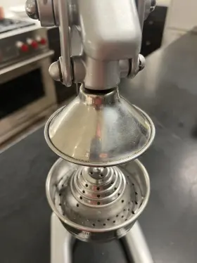 C309454 Cilio Commercial Grade Citrus Press Juicer Silver #2