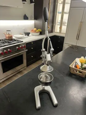 C309454 Cilio Commercial Grade Citrus Press Juicer Silver