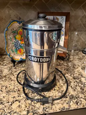 Es4ea Croydon Juicer Extractor Machine Used