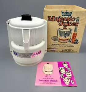 12-11056 Golden Harvest Majestic Inch Acme Commercial Quality Centrifugal Juicer With Box 1973