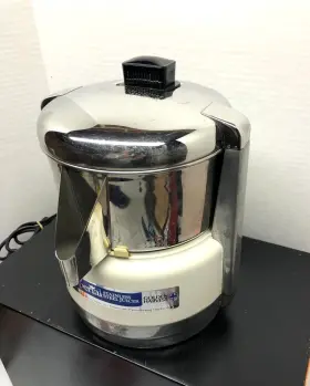 9-8995 Goldenharvest 9-8985 Vintage Stainless Golden Harvest Imperial Electric Juicer Runs Smoothly