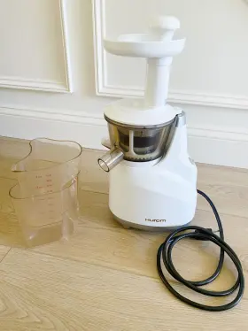 3-30316-0749 Hurom Jp-wwb01 Easy Clean Masticating Slow Juicer White