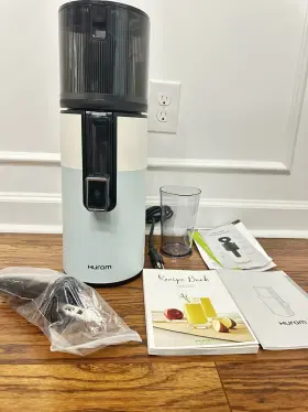 H400 Hurom Easy Clean Slow Juicer Two Tone Blue New Like