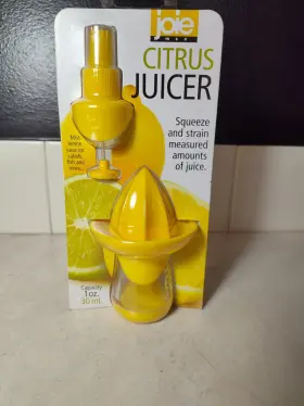 7x7x11cm Joie 067742293794 Easy Storage Compact Durable Lightweight Lemon Juicer Mister