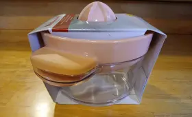 Kitchenaid 024131362646 Hand Citrus Juicer No Slip Pink Orange 18 Ounces New Retired 2014