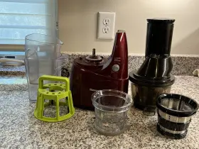 B6000wr Kuvings Whole Slow Juicer Burgundy Includes Sorbet Strainer