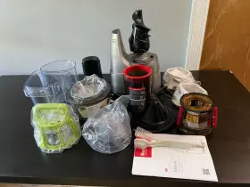 Ns-621cbs2 Kuvings Whole Slow Juicer B6000 - Silver Good Condition