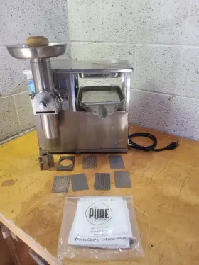 Norwalk 240s3 Cold Press Juicer Model 240s3- Working-read Description