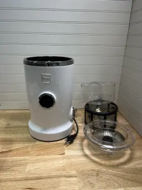 6511.03.03 Novis Used Vita Juicer White Motor Base Only As Pictured Runs Great