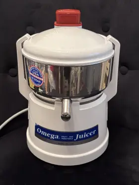 151329 Omega Fruit And Vegetable Centrifugal Juicer Model 1000 Tested Works Great
