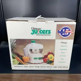Omega 737416040008 Vintage Juicers With Pulp Ejection Model 4000 1.8 Amp Motor Usa Complete
