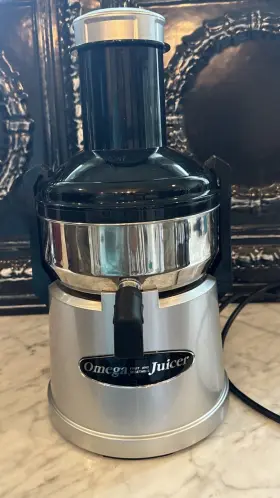 Bmj330 Omega Commercial Mega Mouth Fruit And Vegetable Juicer Clean Works Great