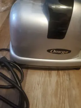 Mm900hds Omega Low Speed Cold Press 365 Masticating Celery Vegetable Juicer #2