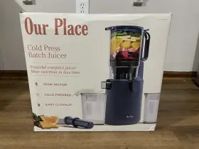 1881722 Our Place Cold Press Batch Juicer Blue Salt
