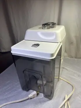 277.9 Prestige Vintage Royal Juicer Juice Extractor Read