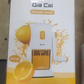 Juicer-01 Qie Cai Manual Hand Natural Juicer With Accessories Nice Sturdy New In Box