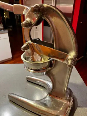 J500 Ra Chand 18 Inch Manual Citrus Juicer #2