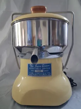 Radiant Health Products 7488 The Juice Queen Vegetable Juicer
