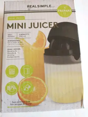 Kfoo15-bka Real Simple Juicer Handheld Mini Juicing Presser