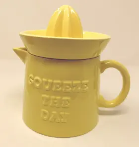 1564295 Red Shed Vtg Ceramic Juicer And Pitcher Yellow Perfect Cond 7 1/2 Inch Tall Retro