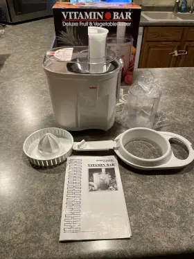 Salton 082846070324 Vitamin Bar Deluxe Fruit And Vegetable Juicer Jc-3 Great Condition 1991
