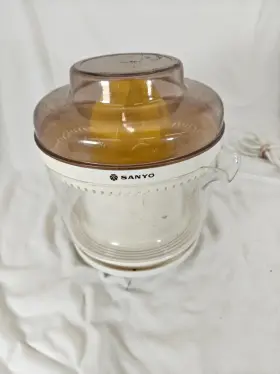 60e-1 Sanyo Sj 60e Citrus Juicer Beige Electric Vintage Retro