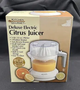 Signature Gourmet 049022167506 Electric Citrus Juicer Press Squeezer 1 Quart Niob