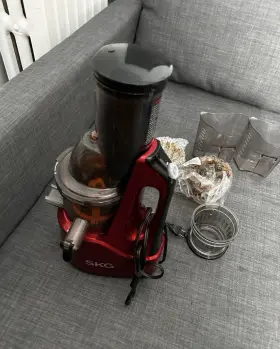 S2023 Skg Mskg Juicing Extractor Slow Juicer Red Easy Clean With Containers And Parts