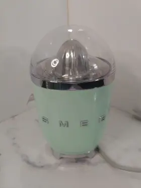 Smeg 812895020830 Citrus Juicer Pastel Green #2