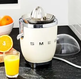 Cjf01crus Smeg Amr516-1 Citrus Juicer One Size Cream 6.54 Inch D X W 11.06 H