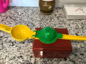 Store For Everyone 195702016951 2-in-1 Lemon And Lime Metal Squeezer Citrus Hand Juicer Max Extraction Used #2