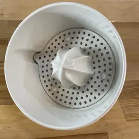 P-3074-3 Sunbeam Replacement Mixer Juicer Attachment Bowl Reamer Strainer
