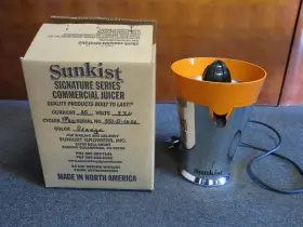 Ssjor-d1 Sunkist Signature Series Commercial Juicer Electric 10-1/4 Inch H 7-3/4 D