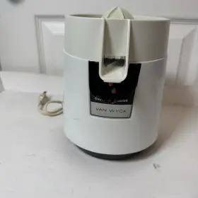 Vw-66 Vintage Van Wyck Electric Juicer White
