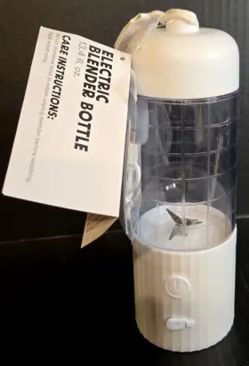 T-2023 Vivitar Electric Blender Bottle 13.4 Fl.oz Rechargeable Usb. New