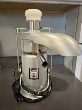 Je2000 Waring Commercial Juice Extractor With Pulp Ejection