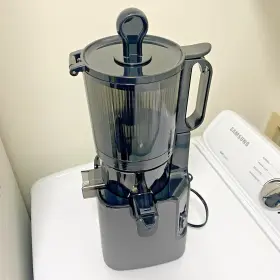 B4-507 Yiou Cold Press Juicer 6.1 Inch Extra Large Feed Chute Machines