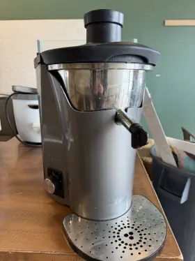 06931 Zumex Multifruit Centrifugal Juicer Graphite 870w Electric Dishwasher Safe