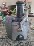 Oster Extractor Juicer 600W. Fixed Price $55.00.